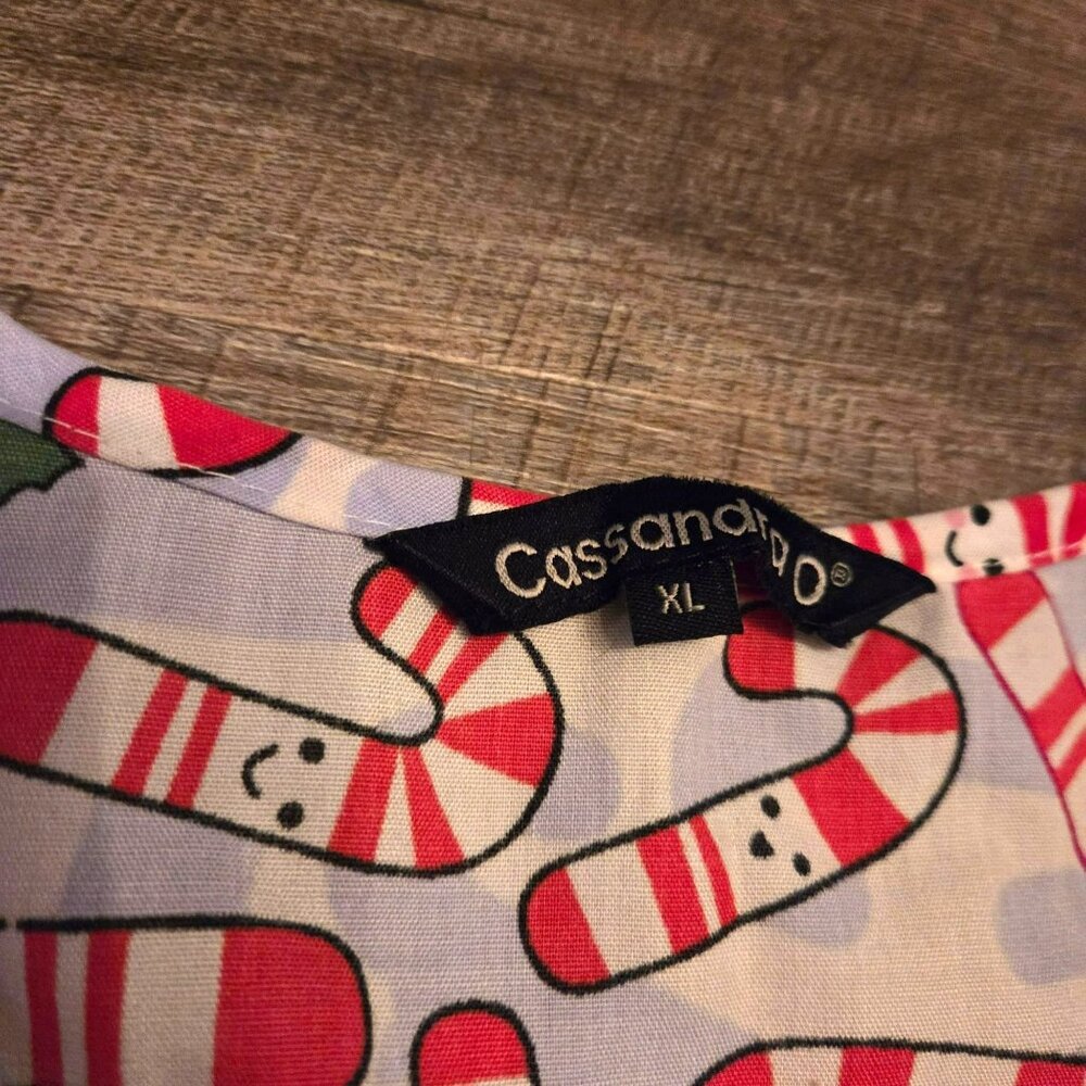 Cassandra O Nurse Scrubs/Outfit/Uniform Top Size XL Candy Cane Theme pockets - Picture 5 of 6